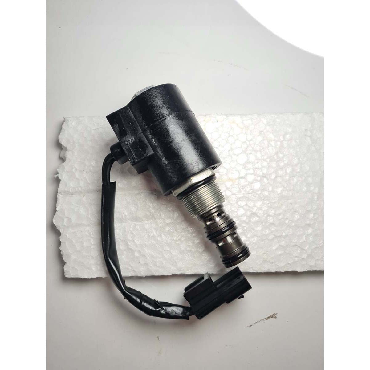 82008511 VÁLVULA SOLENOIDE VÁLVULA DE SOLENOIDE CNH CAJA NEW HOLLAND